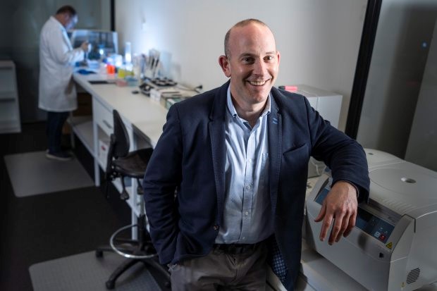 myDNA CEO Lior Rauchberger standing in the laboratory